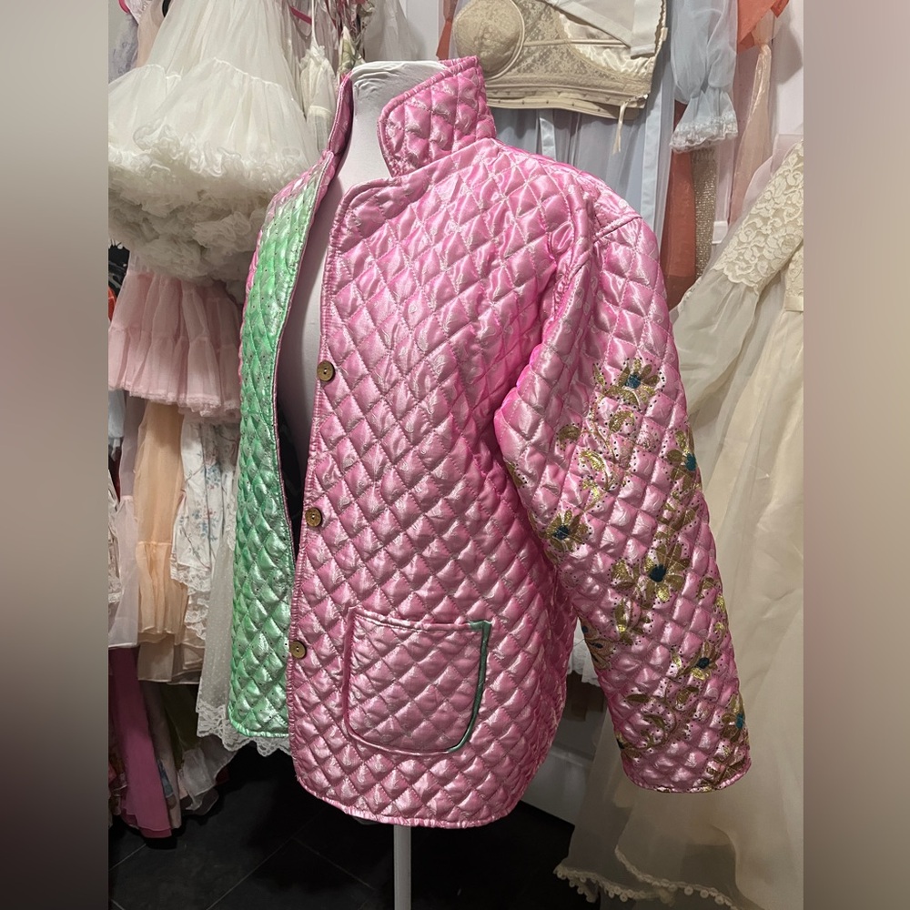 Free People 💗 stunnning India silk satin quilted bed jacket